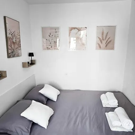 Private Bedroom With Bathroom Gæstehus
